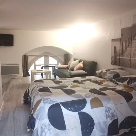 Beau STUDIO rénové lumineux , calme , wifi Apartamento Cahors Exterior foto
