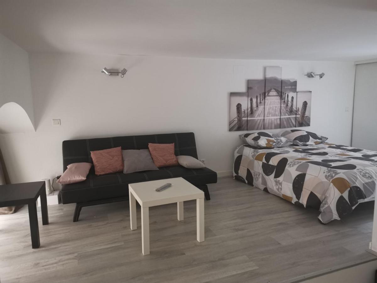 Beau STUDIO rénové lumineux , calme , wifi Apartamento Cahors Exterior foto